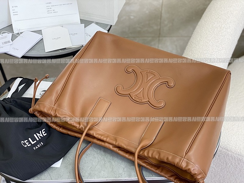 셀린느카바스트리옹프라지  20260305-114559-010루.jpg