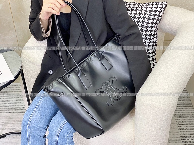 셀린느카바스트리옹프라지  20260305-114923-017루.jpg