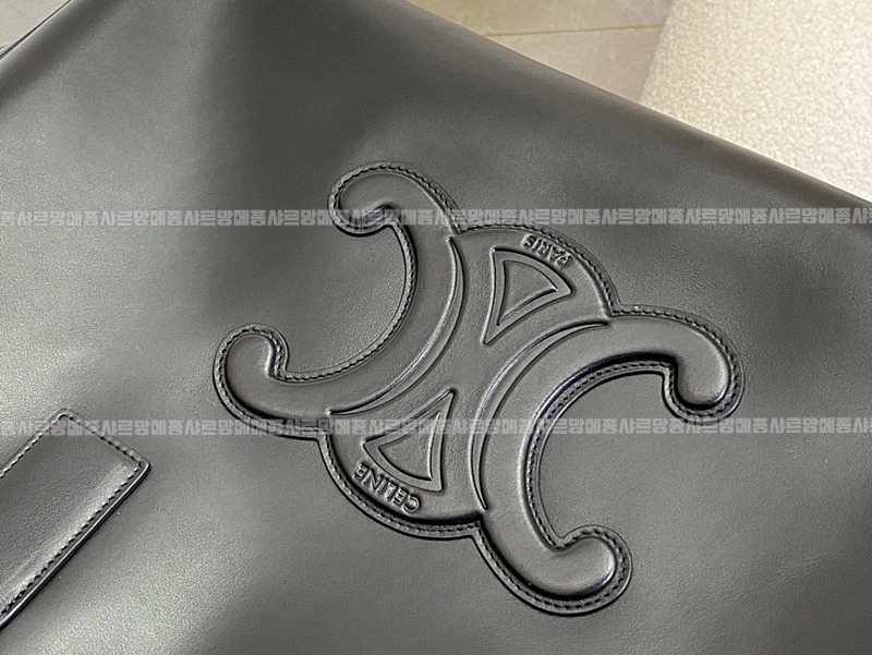 셀린느카바스트리옹프라지  20260305-114922-005루.jpg