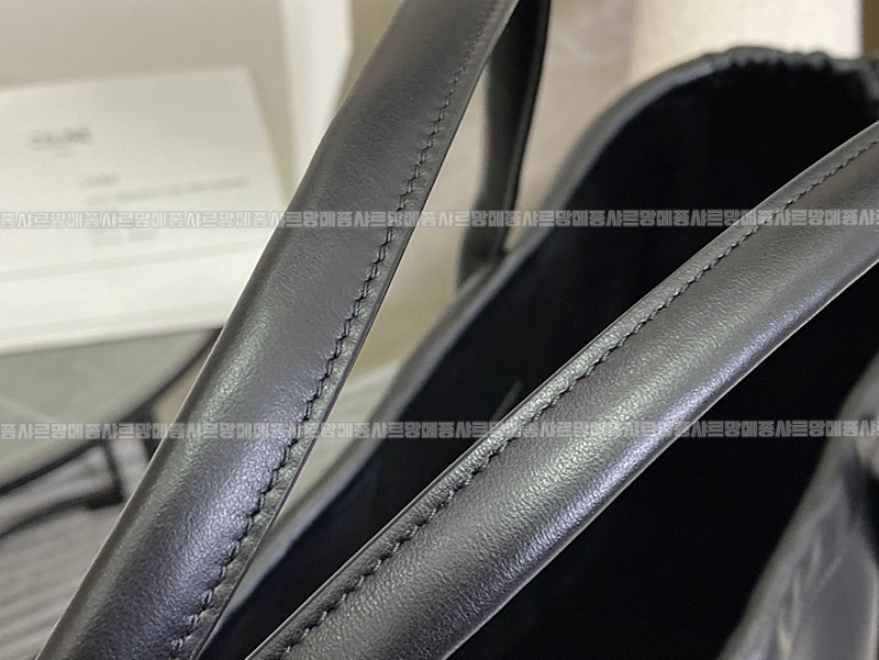 셀린느카바스트리옹프라지  20260305-114922-009루.jpg