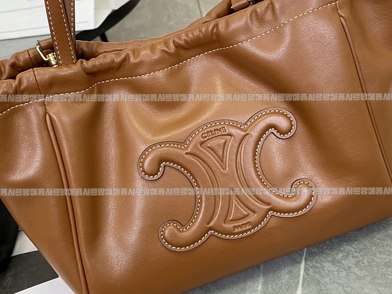 셀린느카바스트리옹프스몰  20260305-132712-010루.jpg