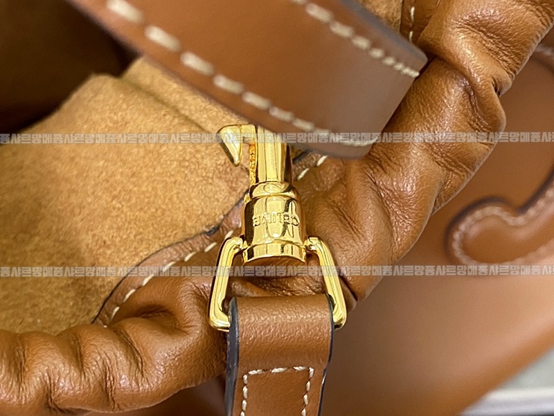 셀린느카바스트리옹프스몰  20260305-132712-012루.jpg