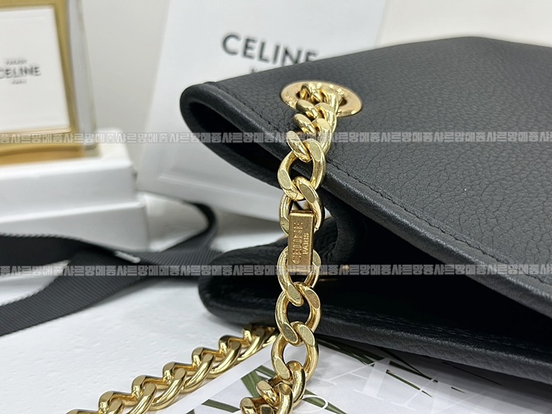 셀린느미디움뉴스페이퍼백  20260305-140918-006루.jpg