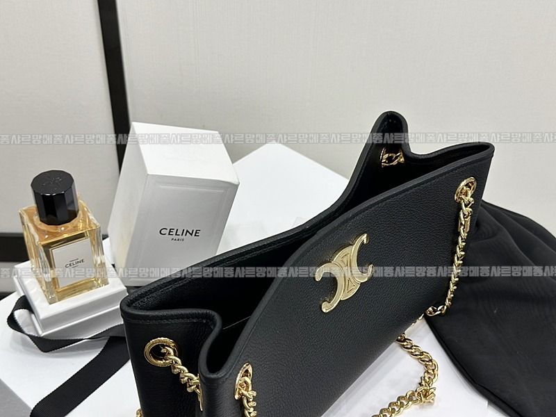 셀린느미디움뉴스페이퍼백  20260305-140918-008루.jpg