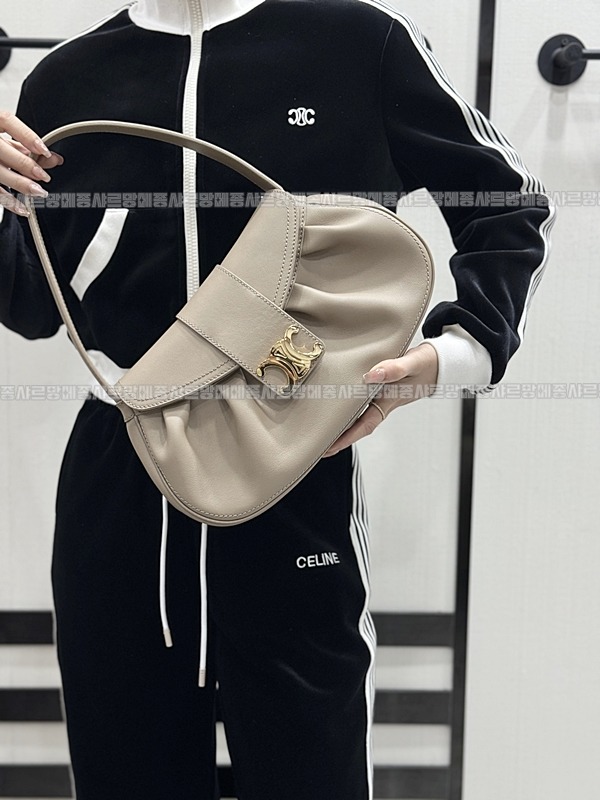 셀린느미디움폴리벡  20260305-143814-020루.jpg