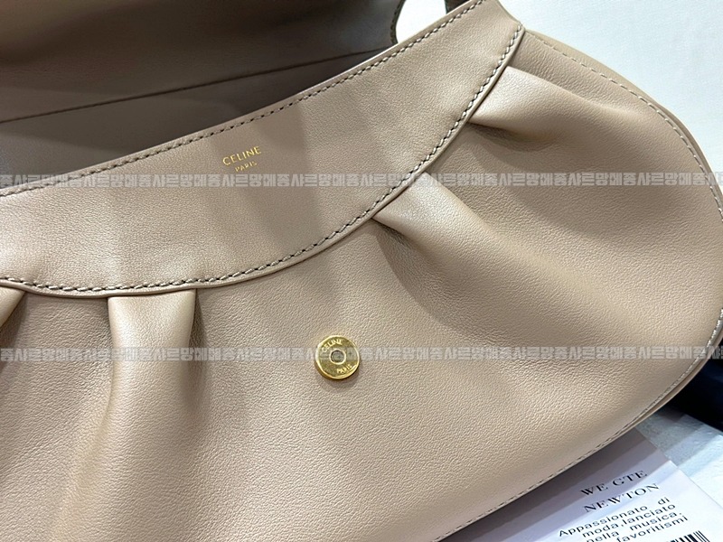 셀린느미디움폴리벡  20260305-143813-009루.jpg