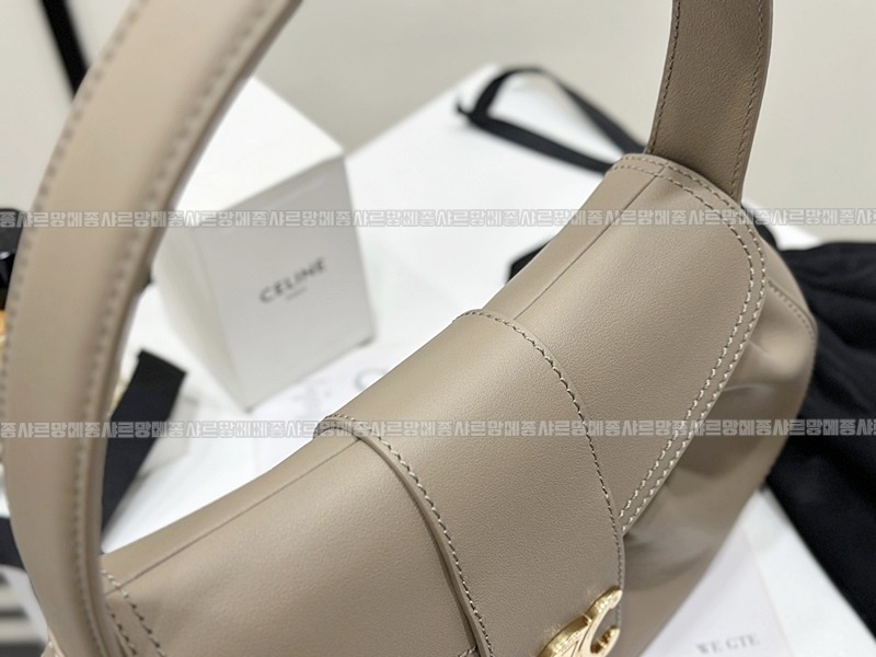 셀린느미디움폴리벡  20260305-143813-013루.jpg