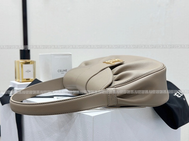 셀린느미디움폴리벡  20260305-143814-016루.jpg