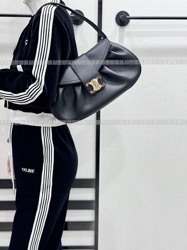 셀린느미디움폴리벡  20260305-145122-024루.jpg