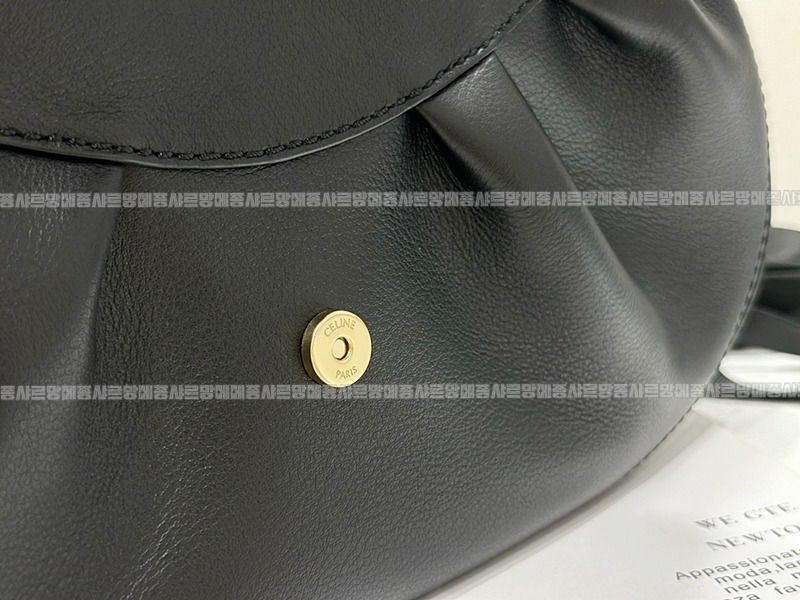 셀린느미디움폴리벡  20260305-145120-012루.jpg