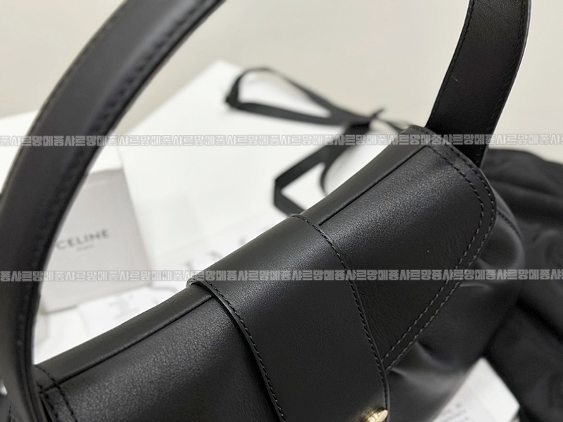 셀린느미디움폴리벡  20260305-145120-015루.jpg