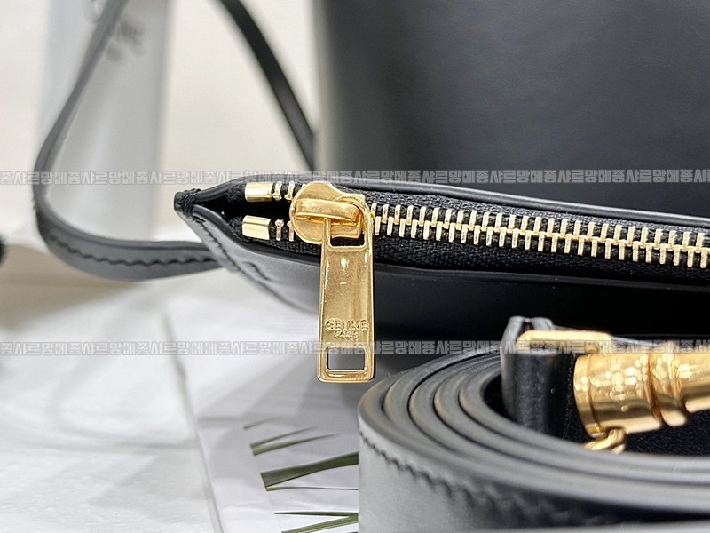 셀린느미디움루이스버킷백  20260305-155708-012루.jpg