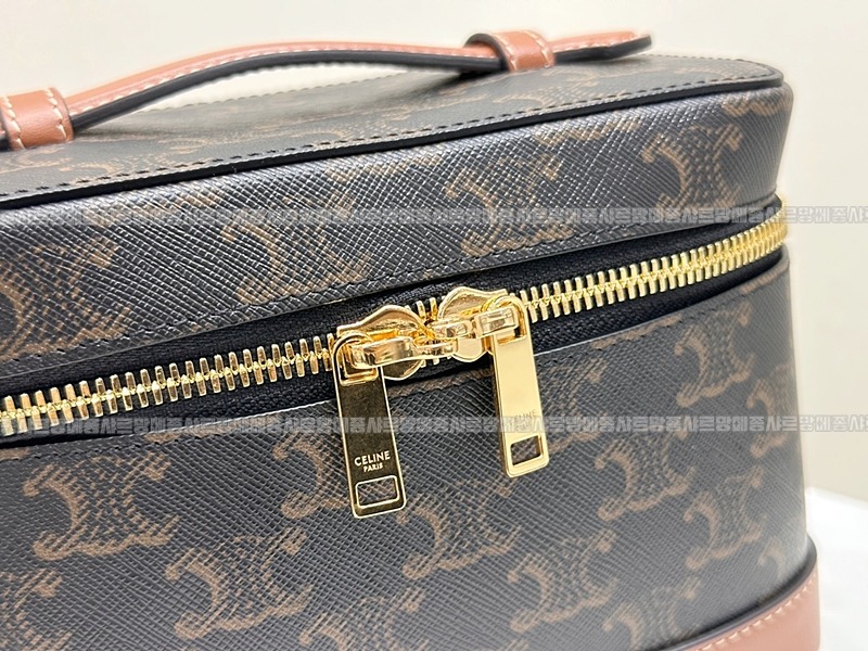 셀린느베니티백  20260305-161014-006루.jpg