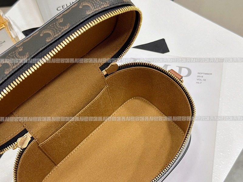 셀린느베니티백  20260305-161015-007루.jpg