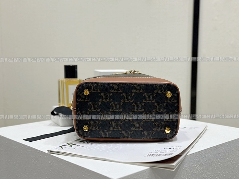 셀린느베니티백  20260305-161015-009루.jpg