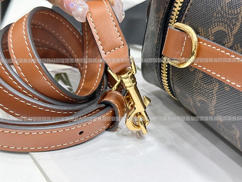 셀린느베니티백  20260305-161015-014루.jpg