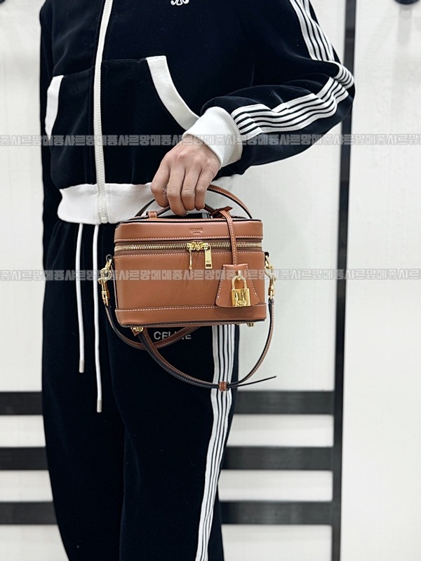 셀린느베니티백  20260305-161357-019루.jpg