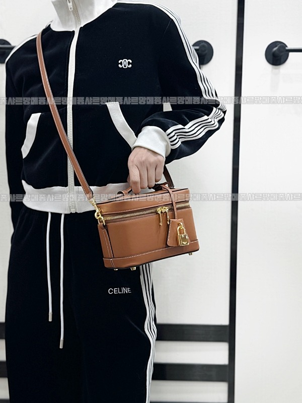 셀린느베니티백  20260305-161357-018루.jpg