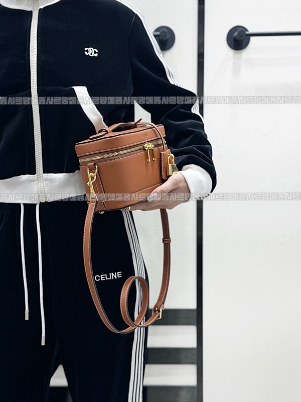 셀린느베니티백  20260305-161357-020루.jpg