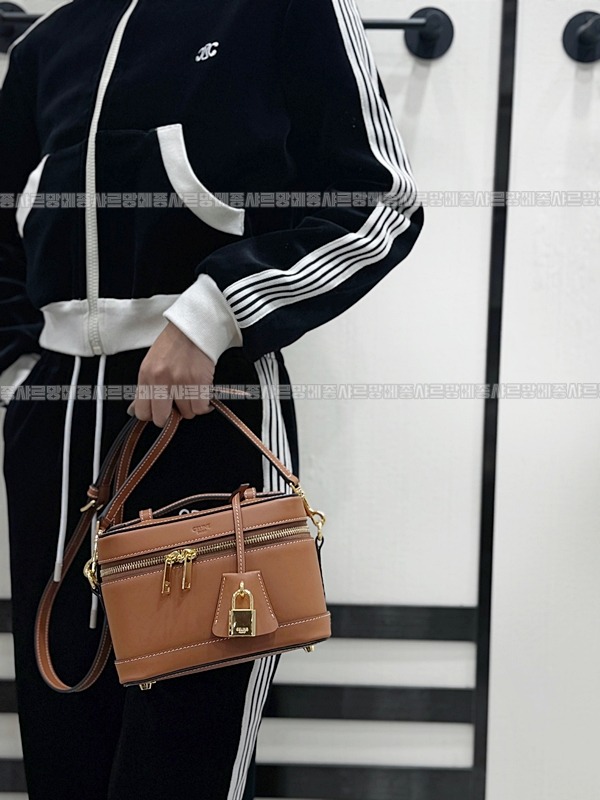 셀린느베니티백  20260305-161357-022루.jpg