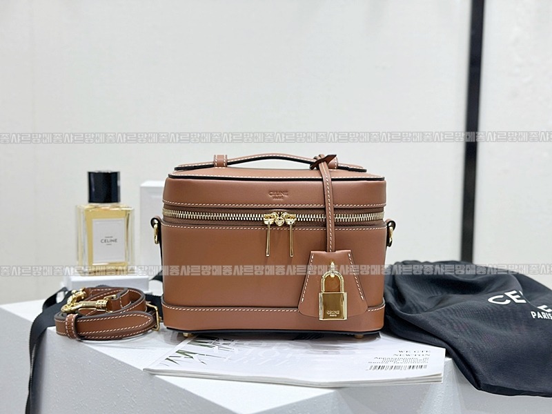 셀린느베니티백  20260305-161354-001루.jpg