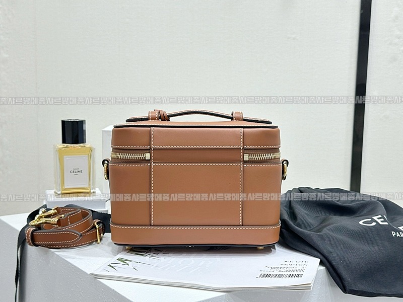 셀린느베니티백  20260305-161355-003루.jpg