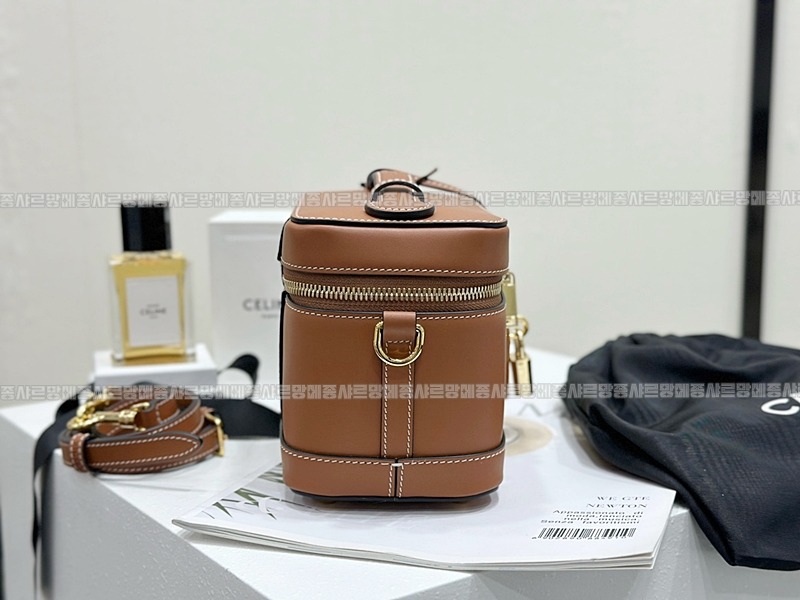 셀린느베니티백  20260305-161355-004루.jpg