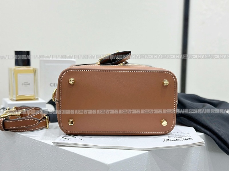 셀린느베니티백  20260305-161355-009루.jpg