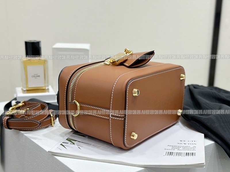 셀린느베니티백  20260305-161355-007루.jpg