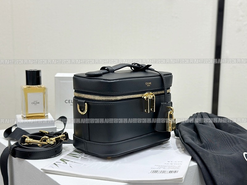 셀린느베니티백  20260305-163750-002루.jpg