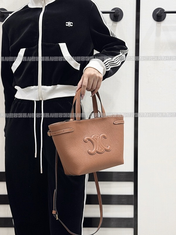 셀린느미니카바스아나이스퀴르트리옹프  20260305-164523-016루.jpg