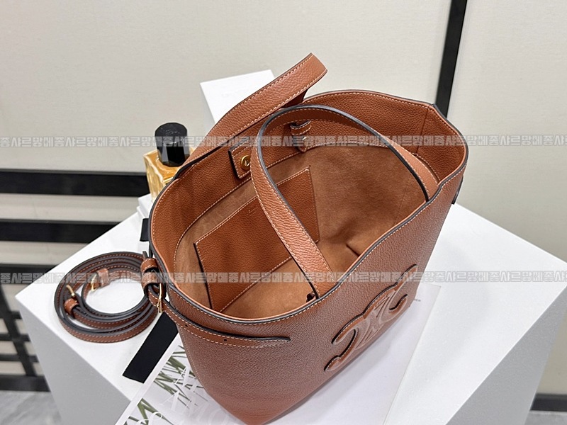 셀린느미니카바스아나이스퀴르트리옹프  20260305-164522-004루.jpg