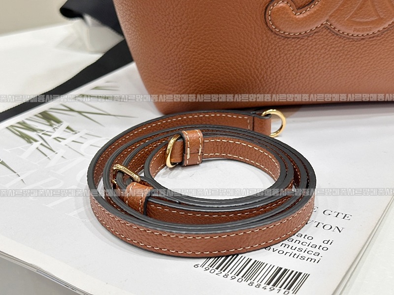 셀린느미니카바스아나이스퀴르트리옹프  20260305-164523-015루.jpg