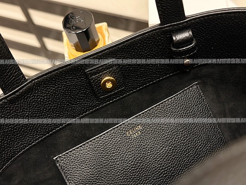 셀린느미니카바스아나이스퀴르트리옹프  20260305-164913-005루.jpg