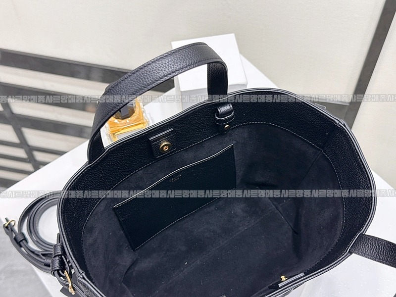 셀린느미니카바스아나이스퀴르트리옹프  20260305-164913-006루.jpg