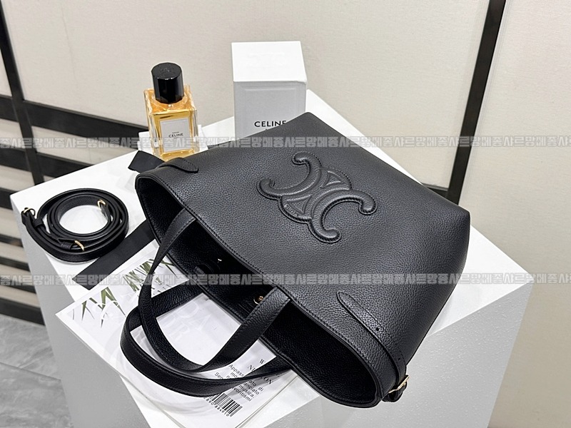 셀린느미니카바스아나이스퀴르트리옹프  20260305-164913-007루.jpg