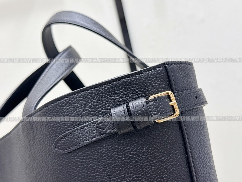 셀린느미니카바스아나이스퀴르트리옹프  20260305-164914-013루.jpg