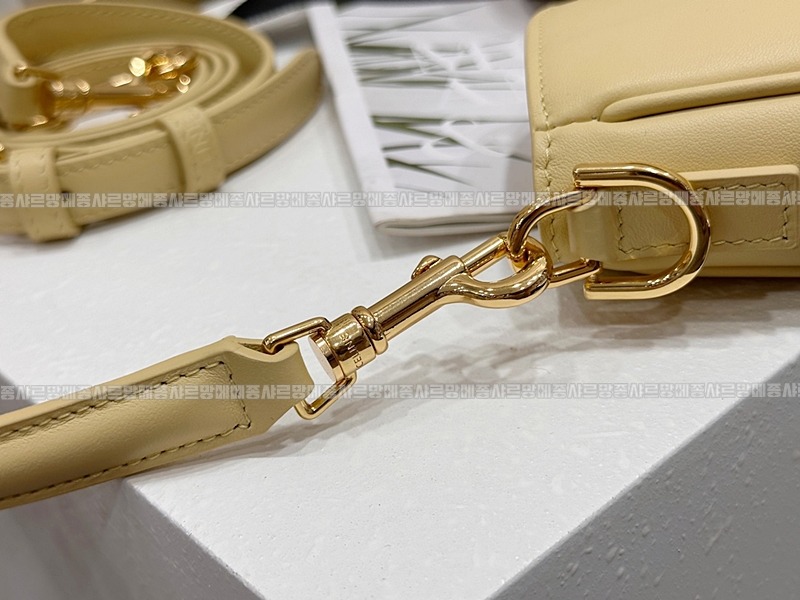 셀린느카미유16소프트백스몰  20260305-165846-016루.jpg