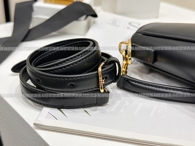 셀린느카미유16소프트백스몰  20260305-171138-009루.jpg