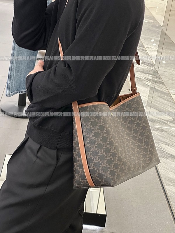 셀린느소프트쇼퍼백 20260306-111338-017루.jpg