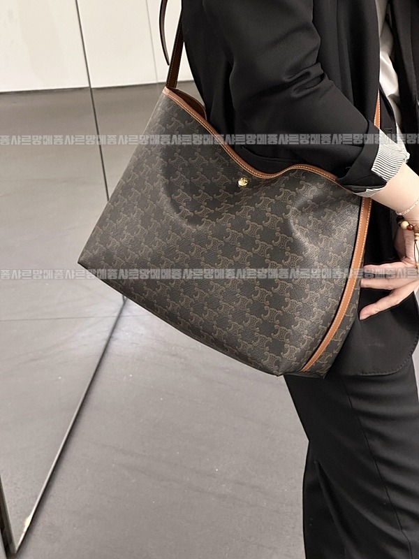 셀린느소프트쇼퍼백 20260306-111339-020루.jpg