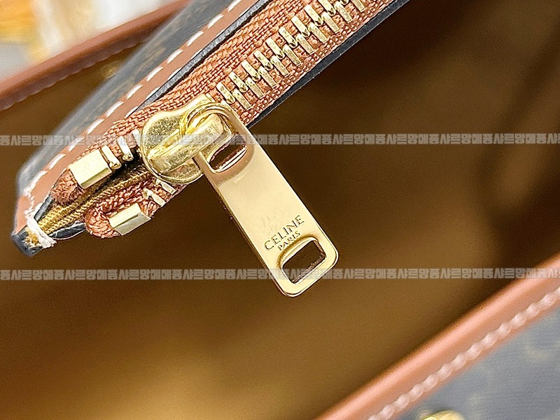 셀린느소프트쇼퍼백 20260306-111336-006루.jpg