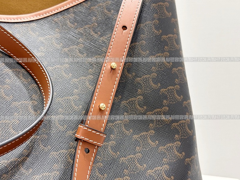 셀린느소프트쇼퍼백 20260306-111336-007루.jpg