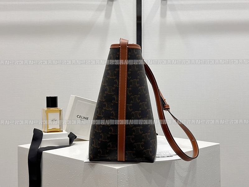 셀린느소프트쇼퍼백 20260306-111338-015루.jpg