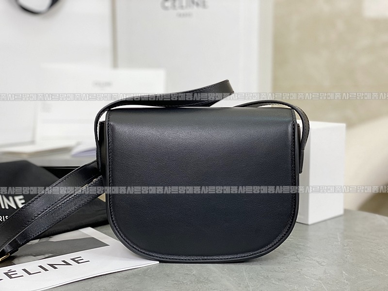 셀린느폴코퀴르트리오페크로스백 20260306-113104-011루.jpg