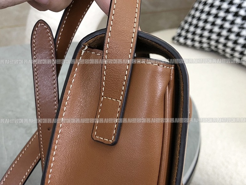 셀린느폴코퀴르트리오페크로스백 20260306-113501-014루.jpg