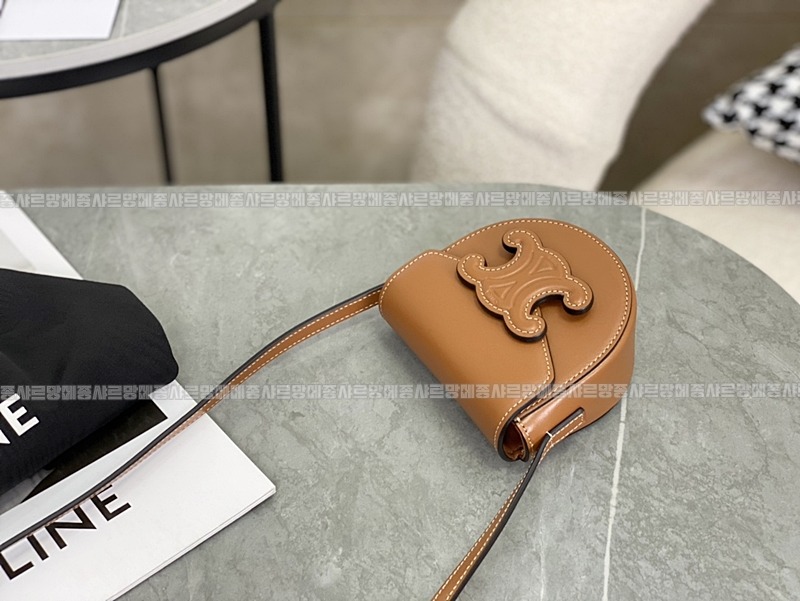 셀린느미니베사체퀴르트리오프 20260306-114945-009루.jpg