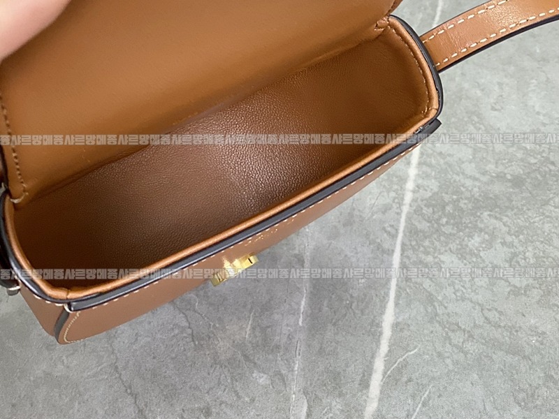 셀린느미니베사체퀴르트리오프 20260306-114945-008루.jpg