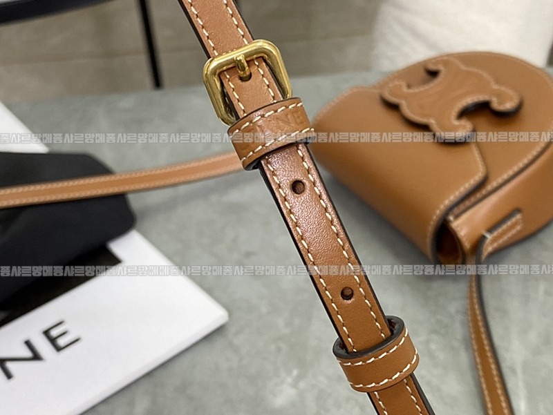 셀린느미니베사체퀴르트리오프 20260306-114946-015루.jpg