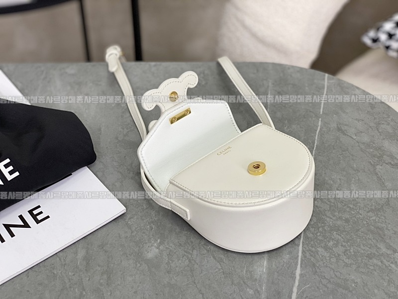 셀린느미니베사체퀴르트리오프 20260306-125856-006루.jpg